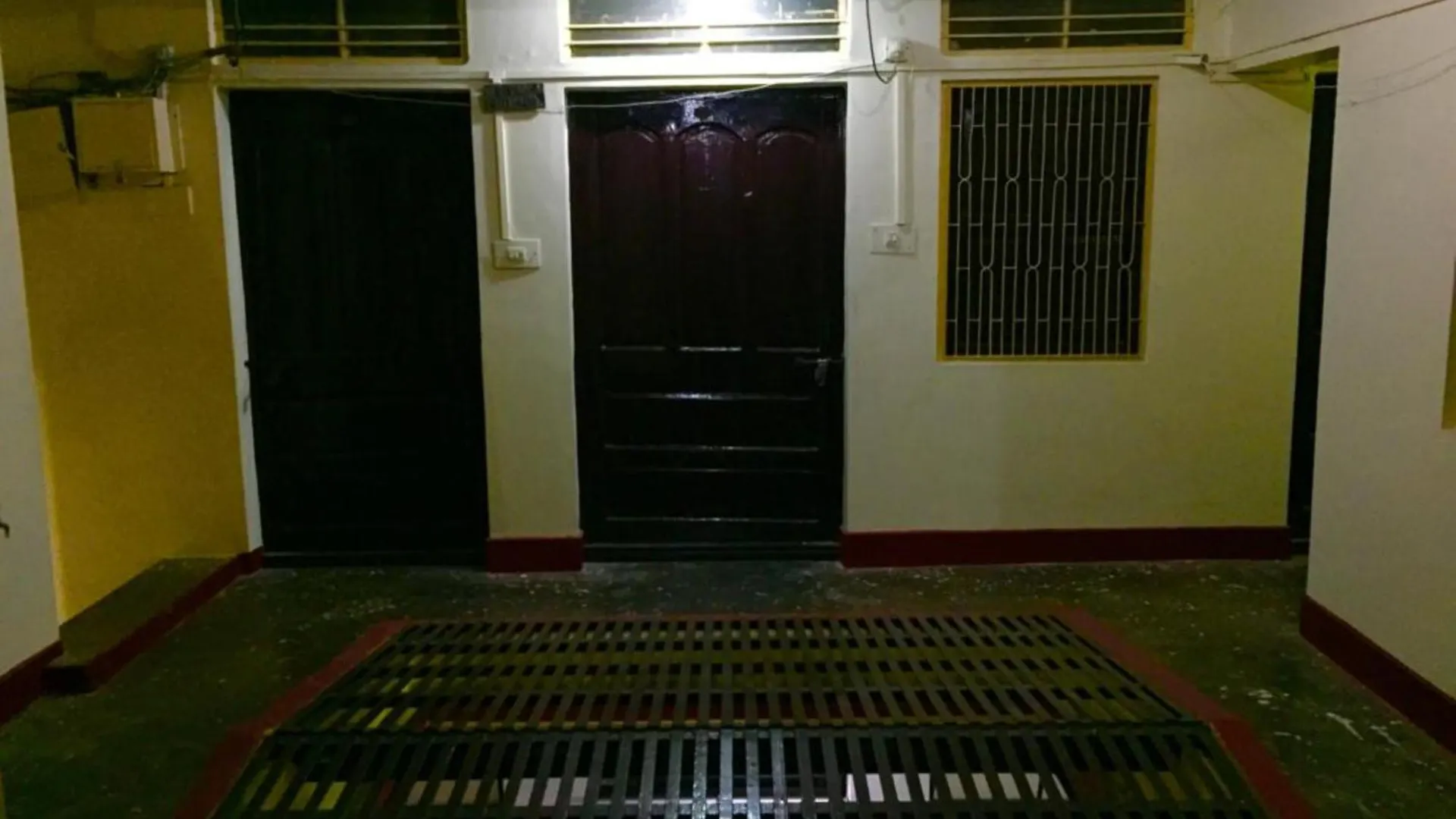 Goroomgo Shanti Guest House Varanasi Near Ganga Ghat Hotel