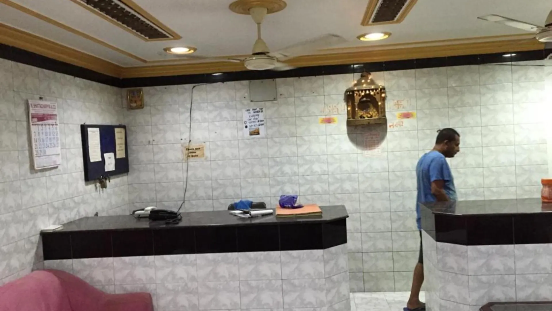 Goroomgo Shanti Guest House Varanasi Near Ganga Ghat India